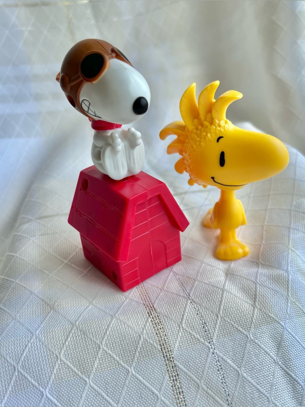 Peanuts Toys for McDonalds Snoopy & Woodstock Toy Set with Red Doghouse